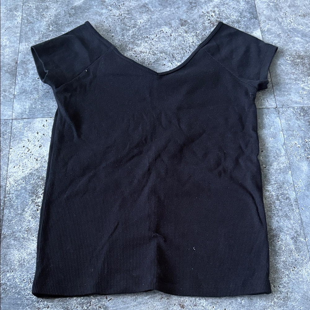 American Eagle Outfitters Black V-Neck Tee